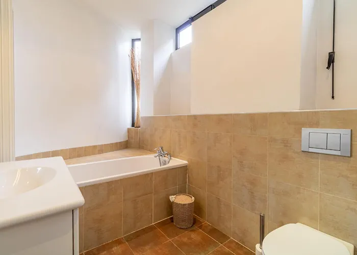 Comfortable Escape In The Heart Of 公寓 *