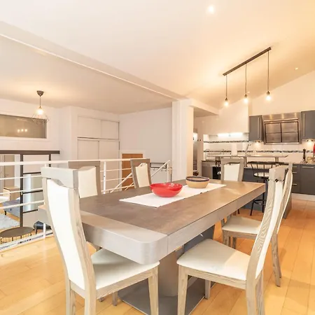 Comfortable Escape In The Heart Of Lägenhet